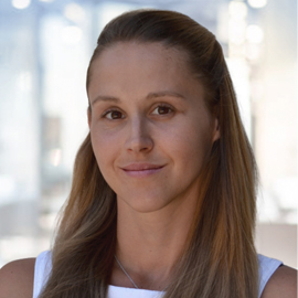 Caroline Waddington headshot