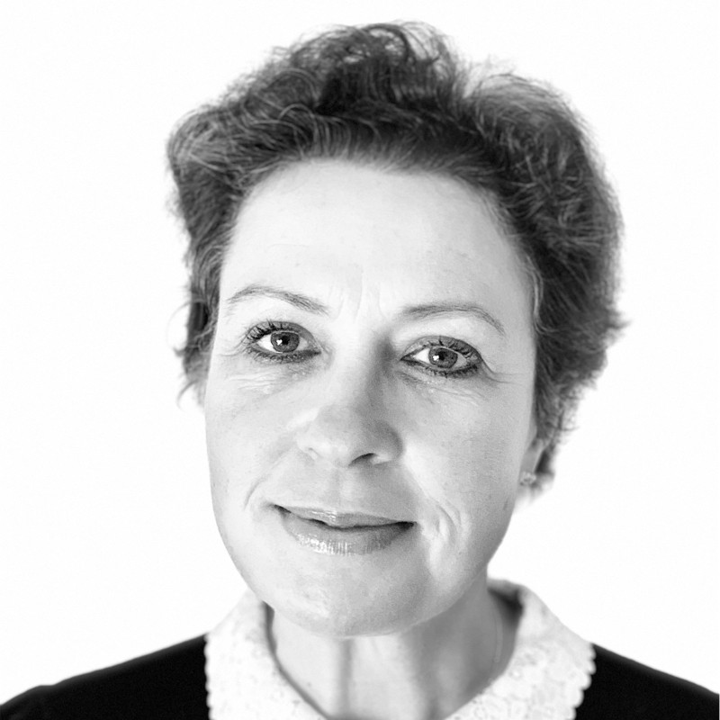 Adrienne Roberts headshot